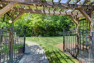 725 Wild Berry Ct, Waxhaw, NC 28173 - Photo 2