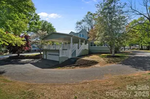 3114 N Center St, Hickory, NC 28601 - Photo 2