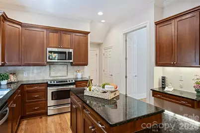 1115 S Kings Drive, Charlotte, NC 28207 - Photo 18
