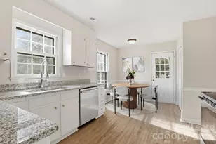 7224 Hackberry Ln, Charlotte, NC 28226 - Photo 2