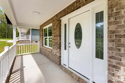 108 W Iowa Avenue, Bessemer City, NC 28016 - Photo 2