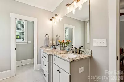111 N Turner Avenue, Charlotte, NC 28216 - Photo 24