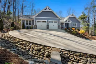 255 Dalhousie Ct, Flat Rock, NC 28731 - Photo 2