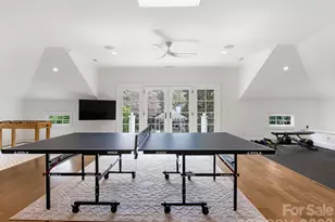 1930 Queens Rd W, Charlotte, NC 28207 - Photo 38