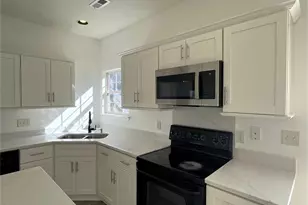 10218 Ridgewell Ct, Charlotte, NC 28215 - Photo 6