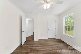 110 W Iowa Ave, Bessemer City, NC 28016 - Photo 24