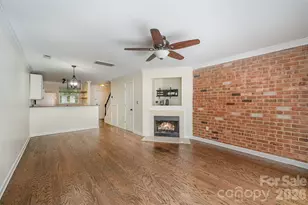 1218 Green Oaks Ln, Charlotte, NC 28205 - Photo 2