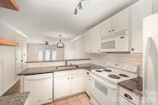 1218 Green Oaks Ln, Charlotte, NC 28205 - Photo 8