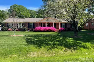 5022 Cheviot Rd, Charlotte, NC 28269 - Photo 2