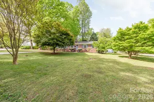 1940 Lansdale Dr, Charlotte, NC 28205 - Photo 2