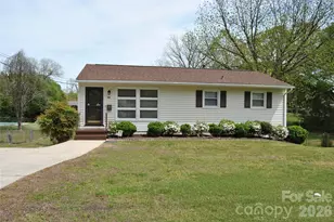 909 Timberlane Dr, Mount Holly, NC 28120 - Photo 1