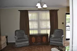 909 Timberlane Dr, Mount Holly, NC 28120 - Photo 8