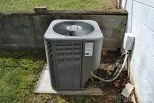 909 Timberlane Dr, Mount Holly, NC 28120 - Photo 32