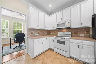 729 Knightswood Rd, Fort Mill, SC 29708 - Photo 10