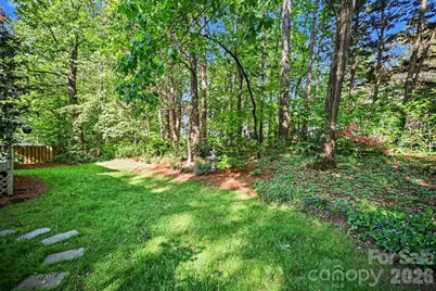 9200 Brightleaf Place, Charlotte, NC 28269 - Photo 24