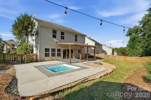 9713 Falling Stream Dr, Charlotte, NC 28214 - Photo 2