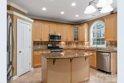 11415 Fountaingrove Drive, Charlotte, NC 28262 - Photo 16