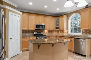 11415 Fountaingrove Dr, Charlotte, NC 28262 - Photo 16