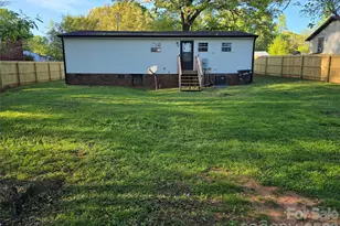 1731 Lakeview Dr, Statesville, NC 28677 - Photo 24