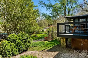 19 Timbers Edge Ln, Fairview, NC 28730 - Photo 4