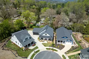 71 Hidden Pond Ln, Brevard, NC 28712 - Photo 2