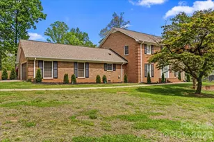 113 Woodstream Cir, Mooresville, NC 28117 - Photo 2