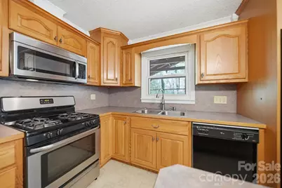 2754 Fairwood Drive, Hudson, NC 28638 - Photo 10