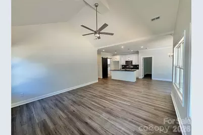417 W Westview Street, Gastonia, NC 28052 - Photo 6