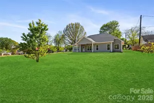 521 Cedar St, Troutman, NC 28166 - Photo 8