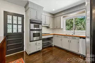 4640 Town and Country Dr, Charlotte, NC 28226 - Photo 14