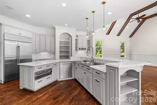 8600 Fairview Rd, Charlotte, NC 28226 - Photo 20
