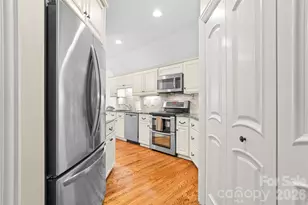 8600 Fairview Rd, Charlotte, NC 28226 - Photo 46