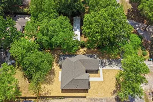 5121 Morningwood Dr, Matthews, NC 28105 - Photo 4