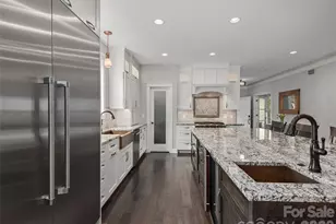 21 Rosebay Ln, Asheville, NC 28803 - Photo 10