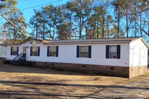 19460 Pine Needle Cir, Laurinburg, NC 28352 - Photo 2