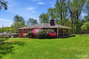 160 Denton St, Columbus, NC 28722 - Photo 2