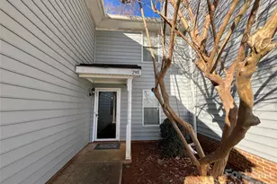 2901 Iron Gate Ln, Charlotte, NC 28212 - Photo 2