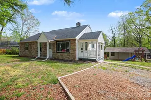 5557 Pineview Dr, Winston Salem, NC 27105 - Photo 4