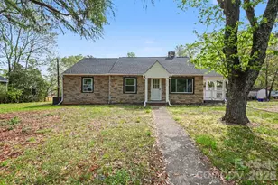 5557 Pineview Dr, Winston Salem, NC 27105 - Photo 1