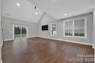 10615 Forest Dr, Matthews, NC 28105 - Photo 2