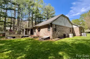 3011 N Essex Ct, Hendersonville, NC 28791 - Photo 2