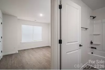 504 12th Avenue NE, Hickory, NC 28601 - Photo 8