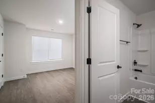 504 12th Ave NE, Hickory, NC 28601 - Photo 8