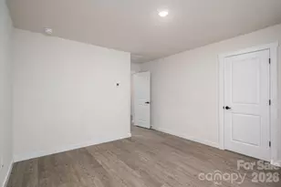 504 12th Ave NE, Hickory, NC 28601 - Photo 10