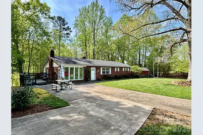 2730 4th Street Place NW, Hickory, NC 28601 - Photo 4