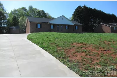174 Glen Gar Drive, Lincolnton, NC 28092 - Photo 1