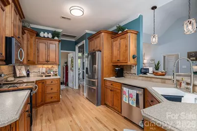 1013 Marguerite Drive, Lowell, NC 28098 - Photo 16