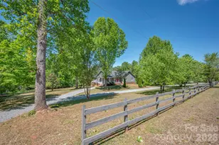 138 Blue Ridge Dr, Rutherfordton, NC 28139 - Photo 2