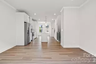 2025 Clarksdale Dr, Charlotte, NC 28206 - Photo 8