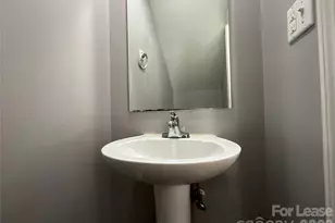 206 W 15th St, Newton, NC 28658 - Photo 4